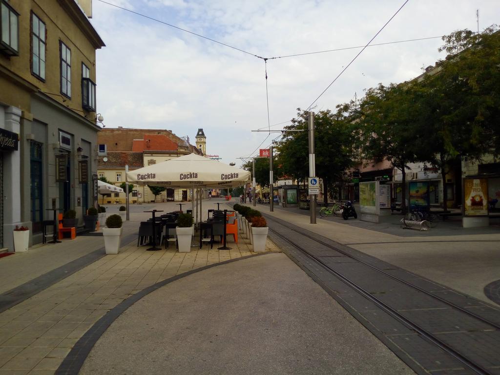 Apartment Downtown Osijek Eksteriør bilde